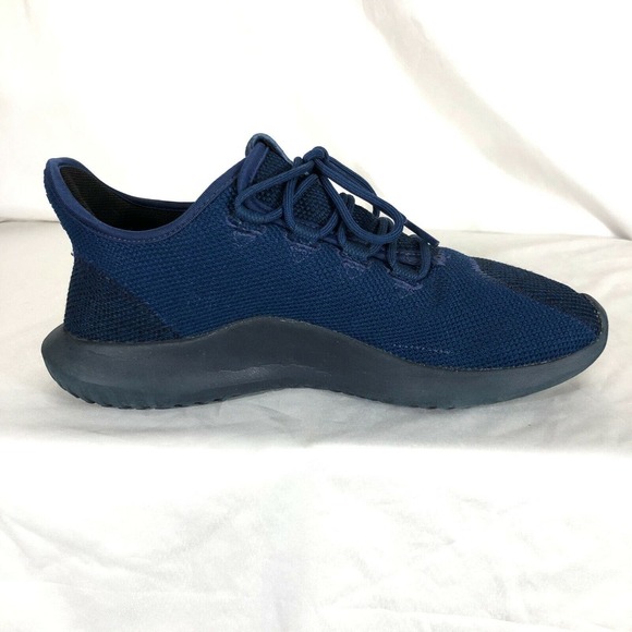 Athletic_Shoes